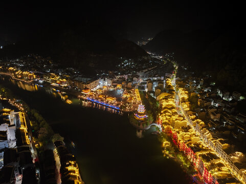 贵州镇远古城夜景