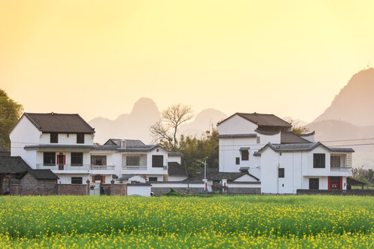 黄昏乡村民居