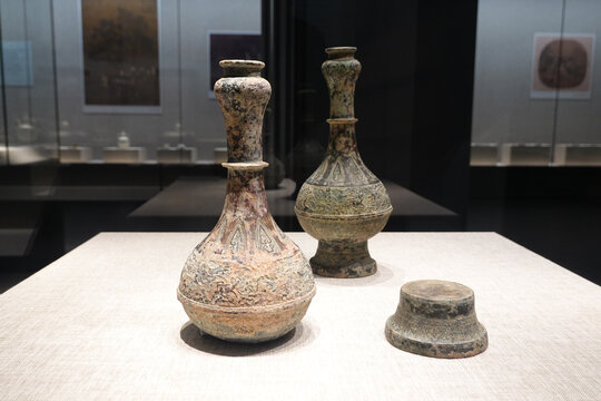 宋元时期铜蒜头瓶