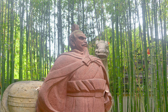 四川昭化古城刘备及的卢马塑像
