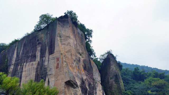 石崖峭壁