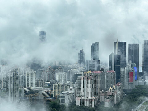 雨中深圳城市建筑风光