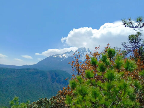 雪山白云