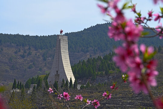 山亭区烈士纪念碑