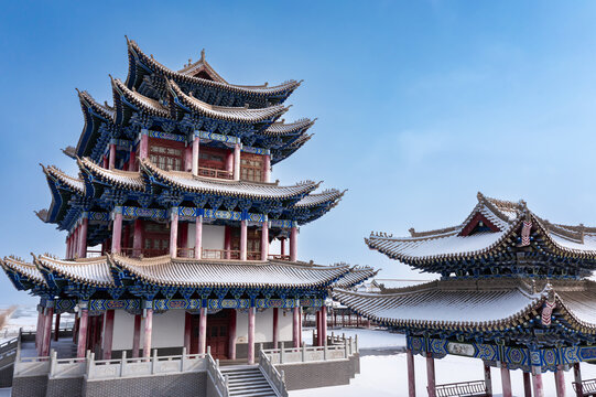 冬天嘉峪关南湖龙王阁雪景