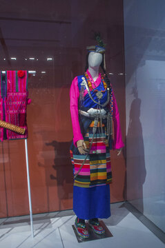 藏族女装展示