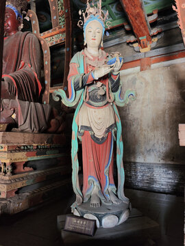 双林寺彩色菩萨像