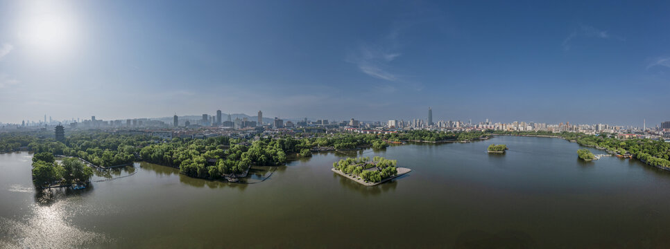 宽幅济南大明湖春景鸟瞰图