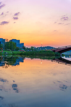 四川成都天府新区兴隆湖的夕阳