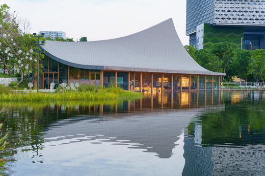 四川成都天府新区兴隆湖水下书屋