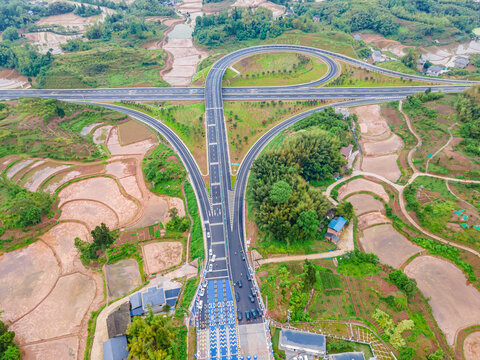 梁开高速公路