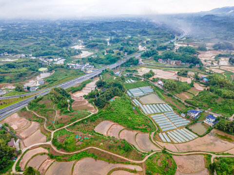 梁开高速公路