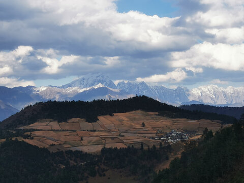 哈巴雪山