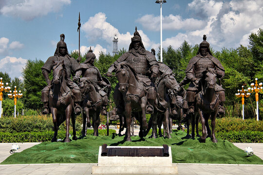 呼伦贝尔成吉思汗公园雕塑
