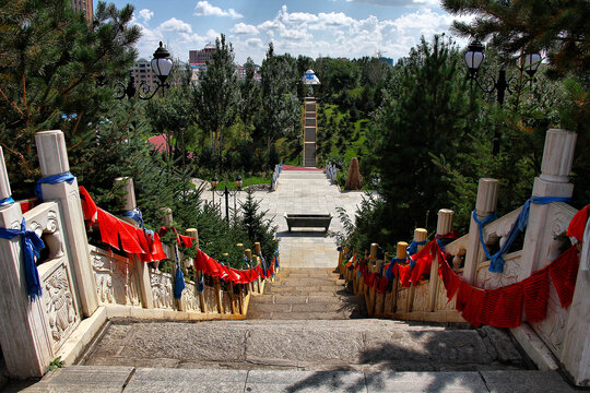 海拉尔成吉思汗公园石台阶