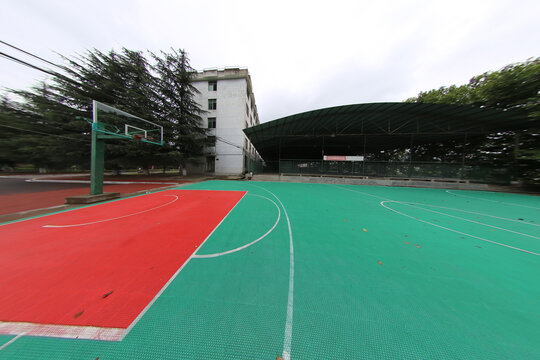 贵州城市学院篮球场