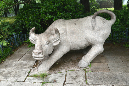 石牛雕塑