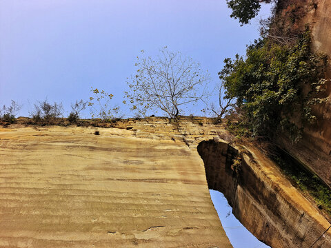 四川省自贡市大安采石场石壁