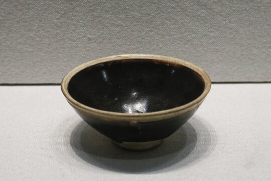 黑釉碗