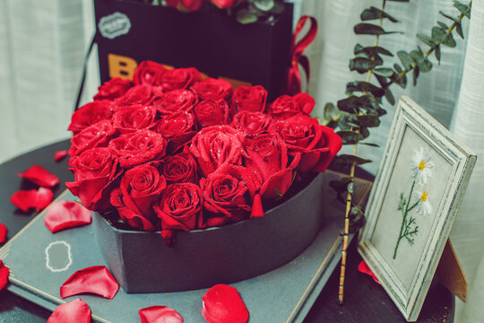红色玫瑰鲜花