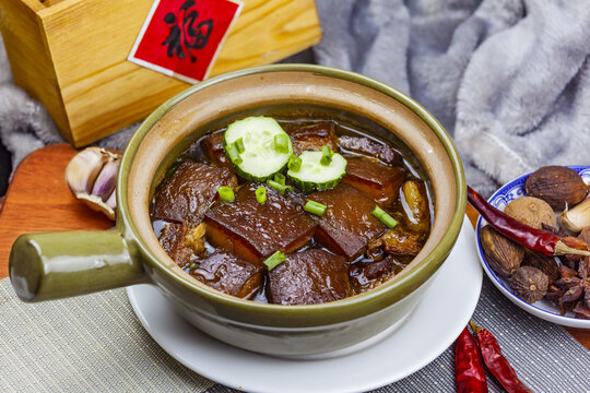 砂鍋東坡肉