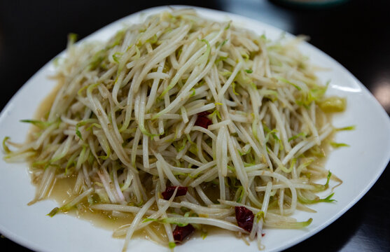 炒豆芽