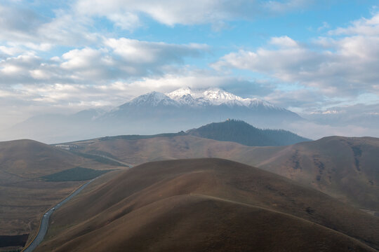 青海海北祁連山草原雪山自然風(fēng)光