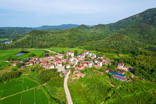 大山腳下的農(nóng)村