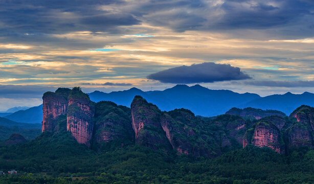 排衙山