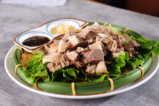 沾汁羊肉