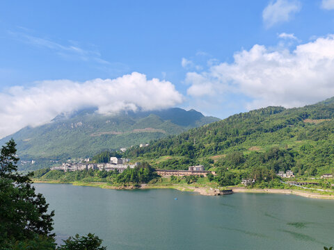 烏江河畔