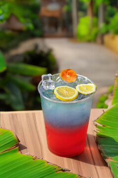 紅藍(lán)雞尾酒