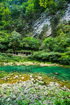 貴州小七孔清澈河流