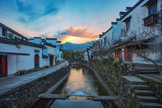 績(jī)溪龍川