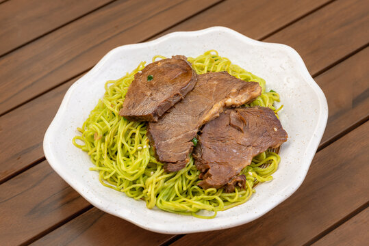 牛肉菠菜面