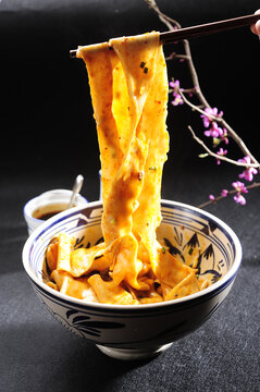 油潑面