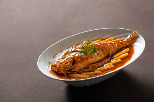 大黃魚家燒年糕