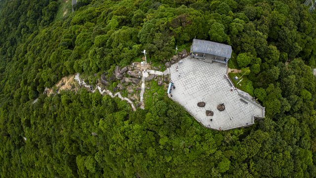 航拍深圳陽(yáng)臺(tái)山飛云乘龍觀景臺(tái)