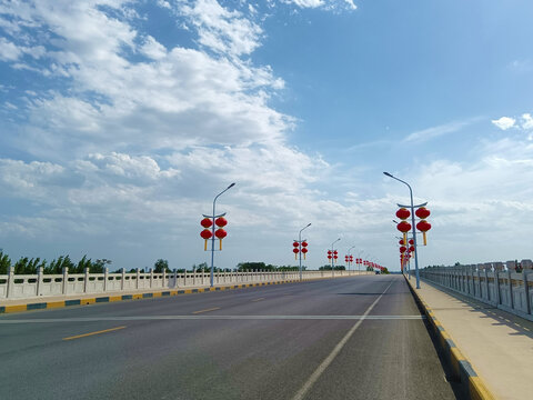 藍天白云大橋