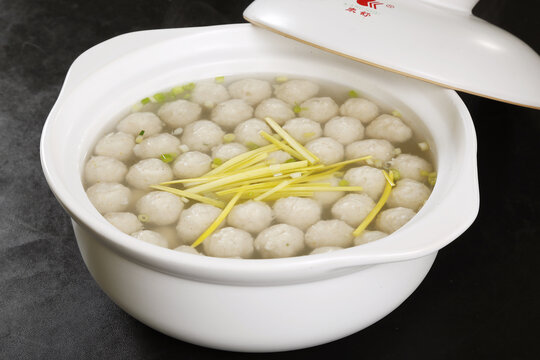 汆魚丸