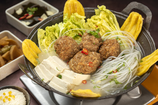 丸子豆腐鐵鍋燉