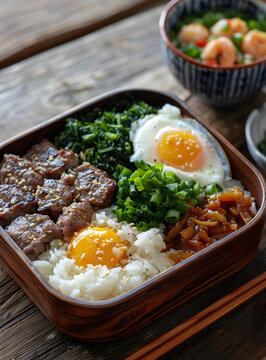日式牛肉蛋黃飯便當(dāng)