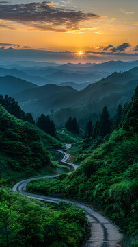 夕陽下的山路