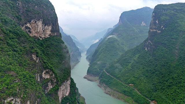 航拍重慶烏江峽谷云霧