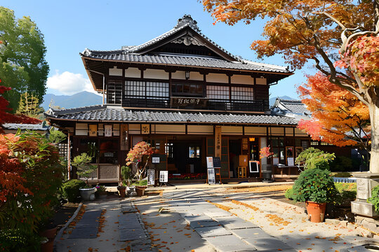 在秋日暖陽里，感受古色古香的日式庭院