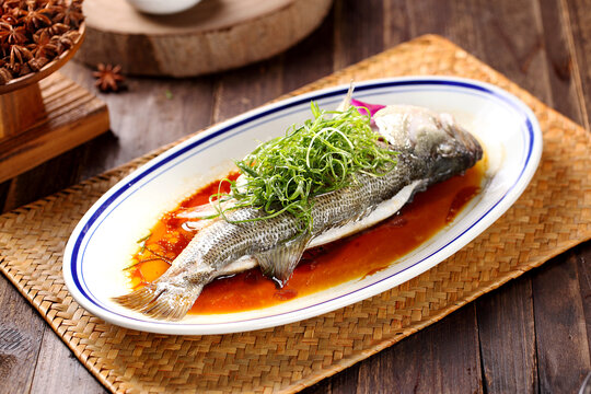 清蒸鱸魚