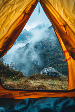 帳篷里的山景