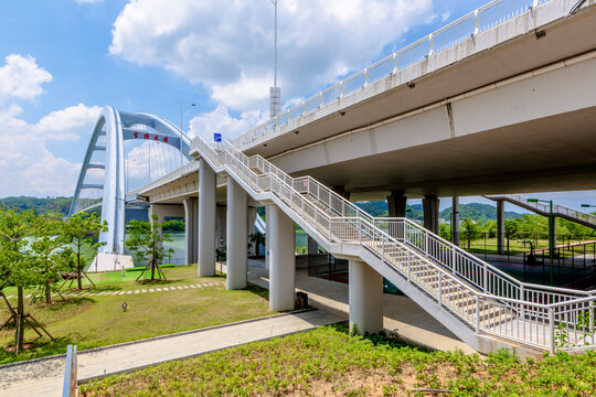 橋梁階梯