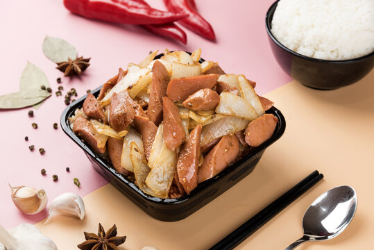 火腿腸炒洋蔥