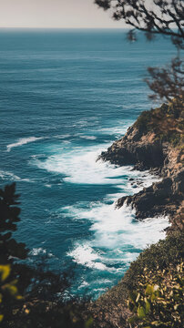海浪拍打巖石海岸